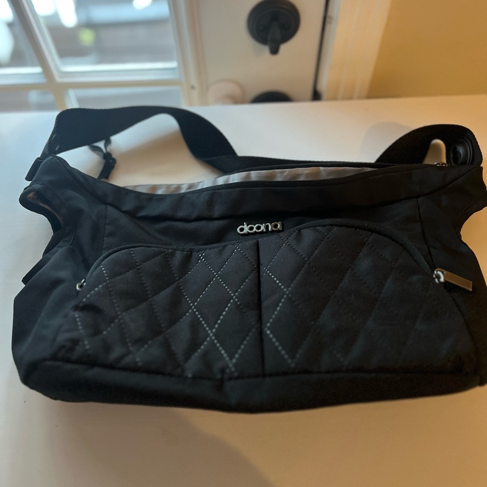 Doona Black Quilted Essentials Bag